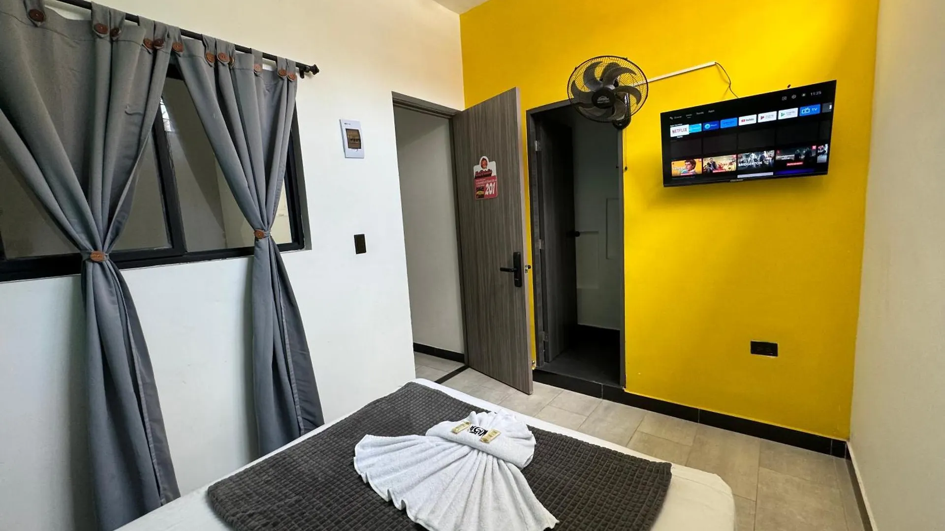 Hotel Kasa 5Ta Frente Al Estadio Cali Colombia